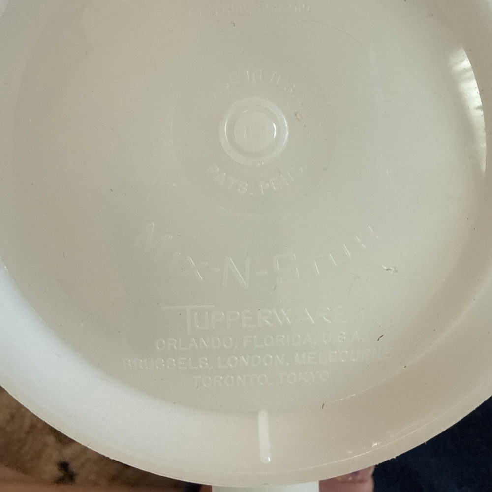 Vintage Tupperware Mix-N-Store #500/8 Cup 2 Qt Measuring Bowl Pitcher NO Lid - Picture 4 of 6